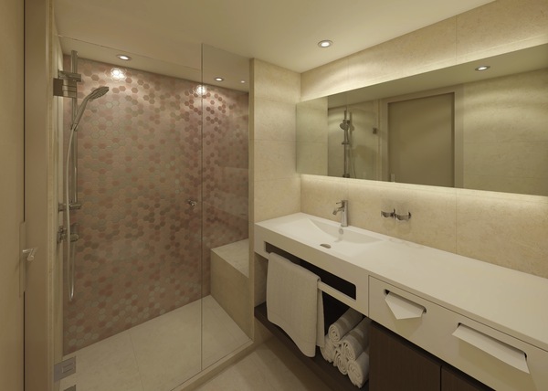 Travelmarvel Travelmarvel Sirius Bathroom - Credit - Manfred Cohen.jpg